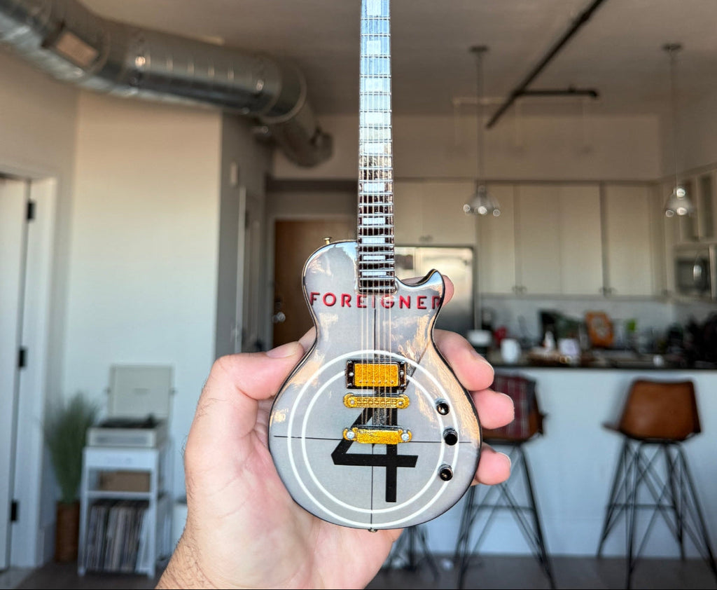 FOREIGNER - 4 - MINI GUITAR