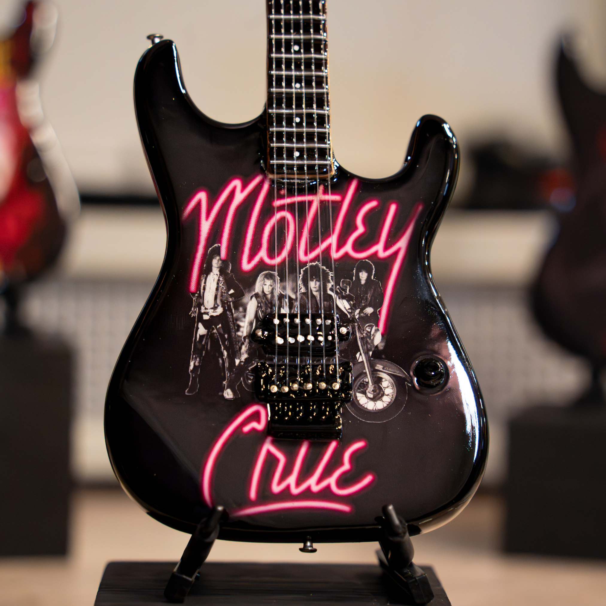 MOTLEY CRUE - GIRLS GIRLS GIRLS - MINI GUITAR