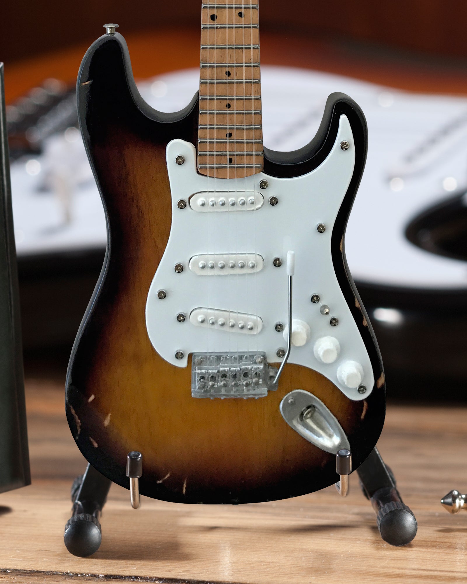 FENDER™ STRAT™ - SIGNATURE VINTAGE DISTRESSED - MINI GUITAR