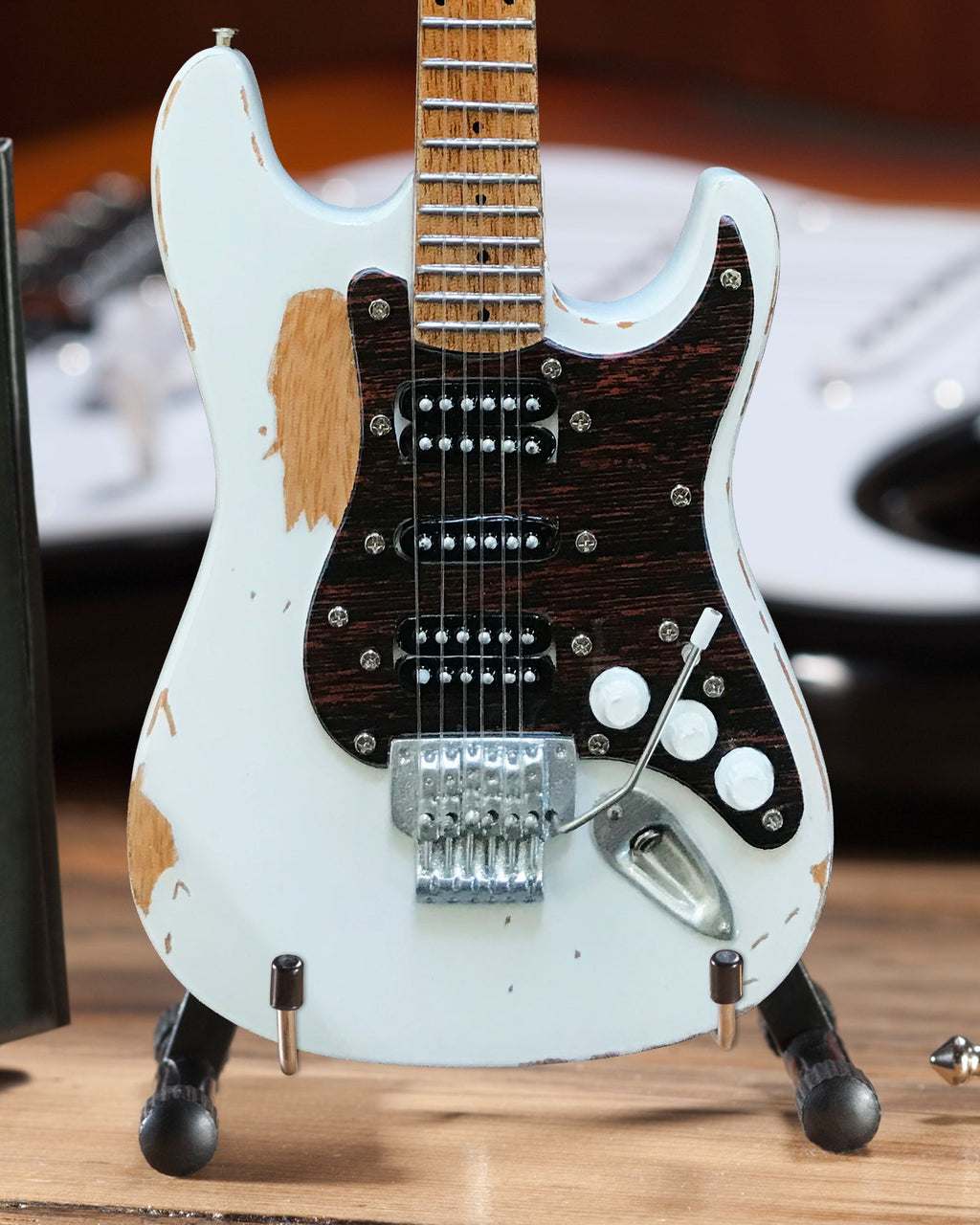 FENDER™ - STRAT™ VINTAGE WHITE - MINI GUITAR