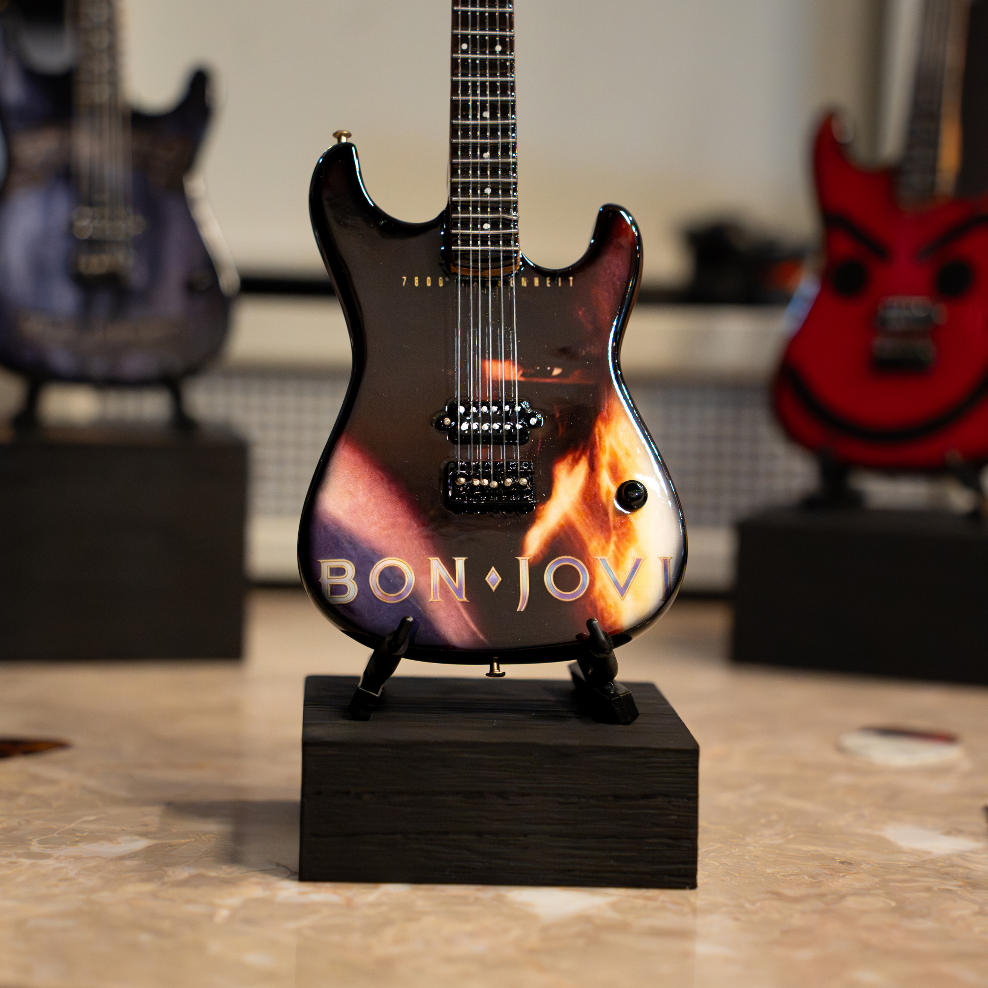 BON JOVI - 7800° FAHRENHEIT - MINI GUITAR