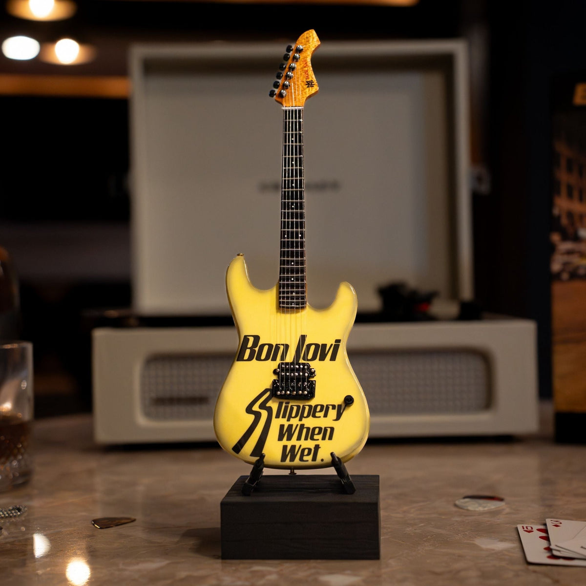 BON JOVI - SLIPPERY WHEN WET - MINI GUITAR
