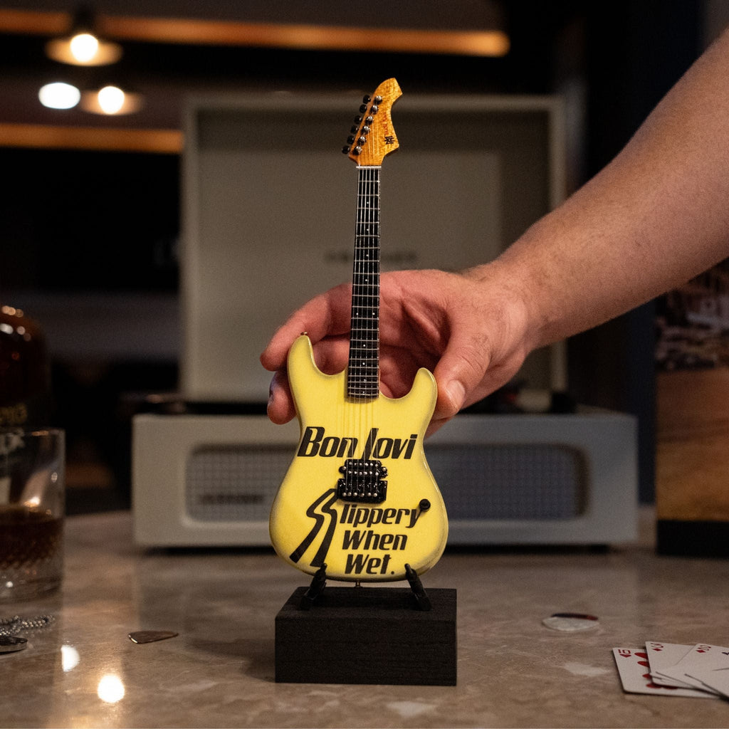 BON JOVI - SLIPPERY WHEN WET - MINI GUITAR