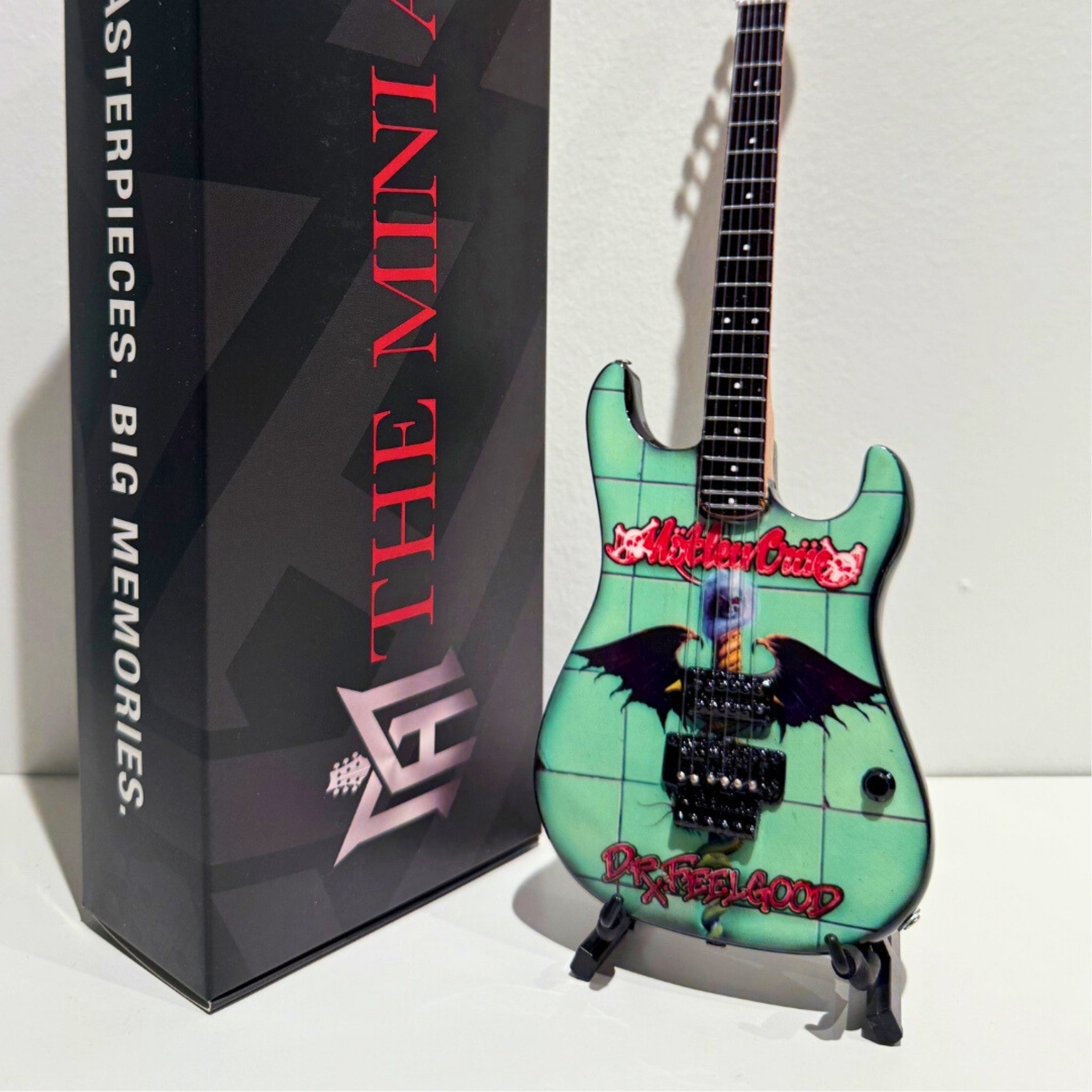 MOTLEY CRUE - SET OF 4 MINI GUITARS