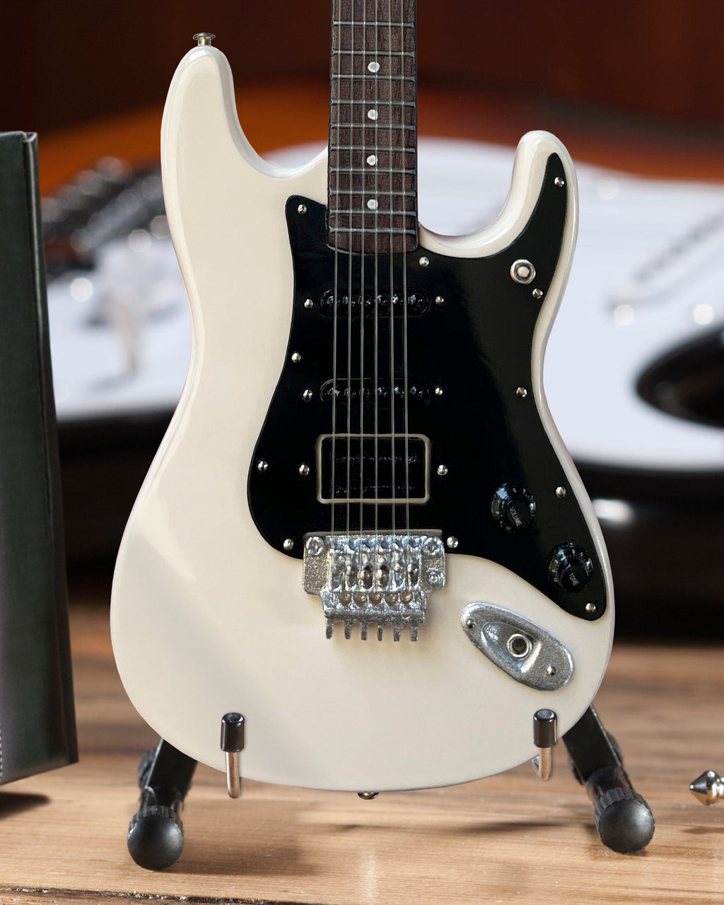 RUSH - ALEX LIFESON - HENTOR SPORTSCASTER - MINI GUITAR