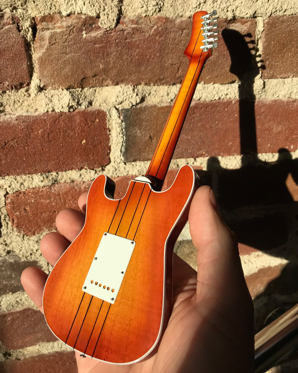 STEVIE RAY VAUGHAN - SIGNATURE HAMILTONE - MINI GUITAR