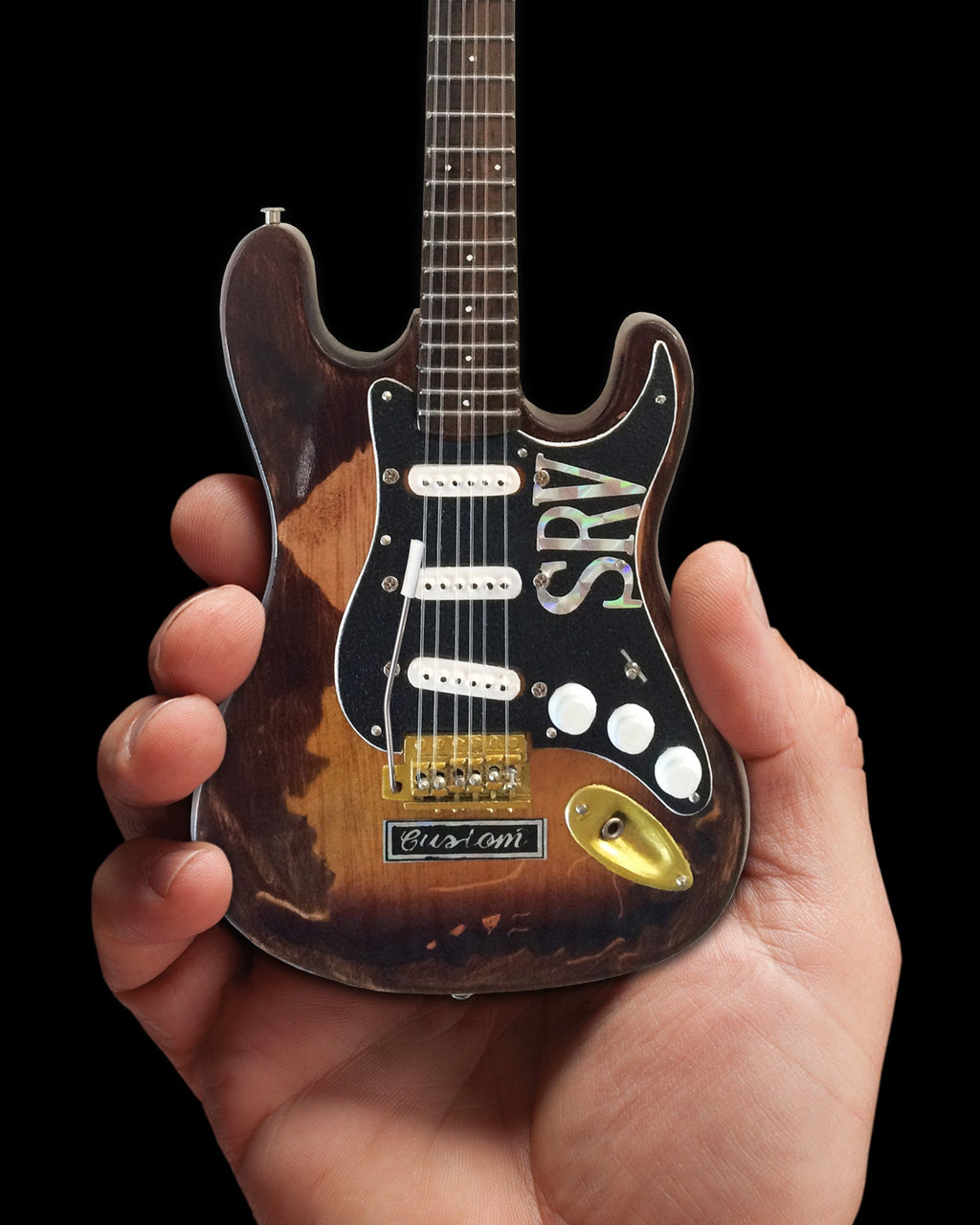 STEVIE RAY VAUGHAN - FENDER™ STRAT™ PERSONALIZADA Y DESGASTADA - MINI GUITARRA