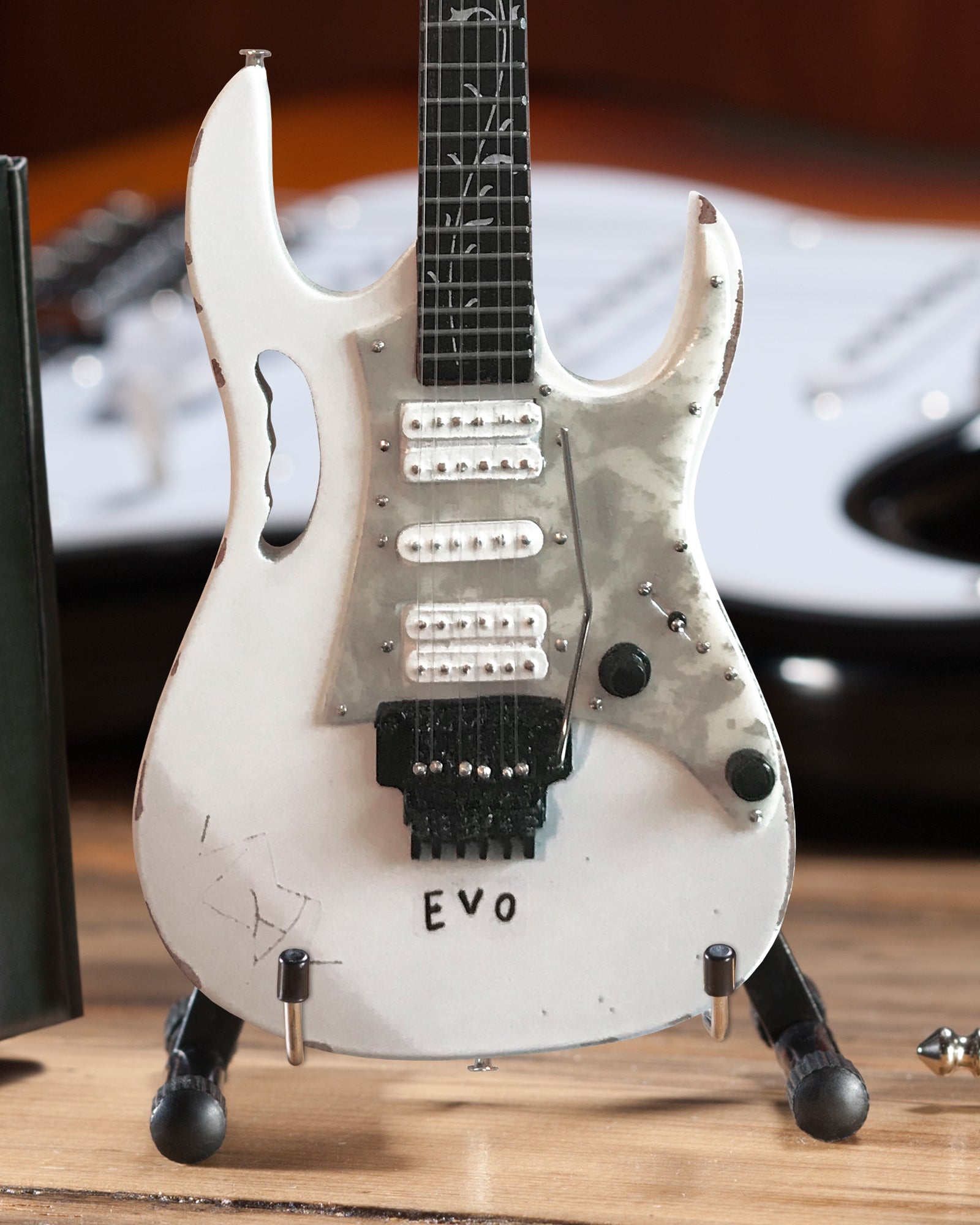 STEVE VAI - VINTAGE IBANEZ JEM EVO - MINI GUITAR