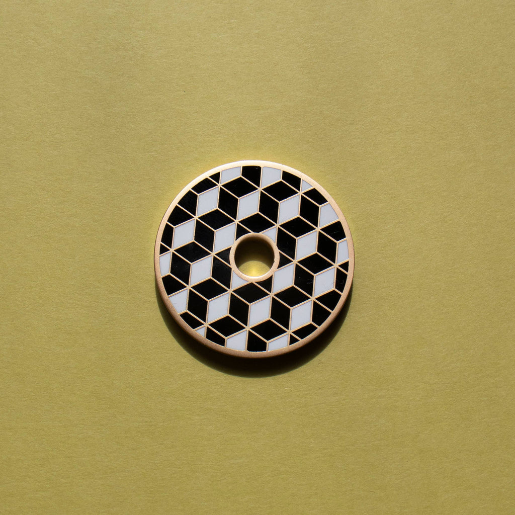 B&W TUMBLING STYLISH ENAMEL 45 ADAPTOR