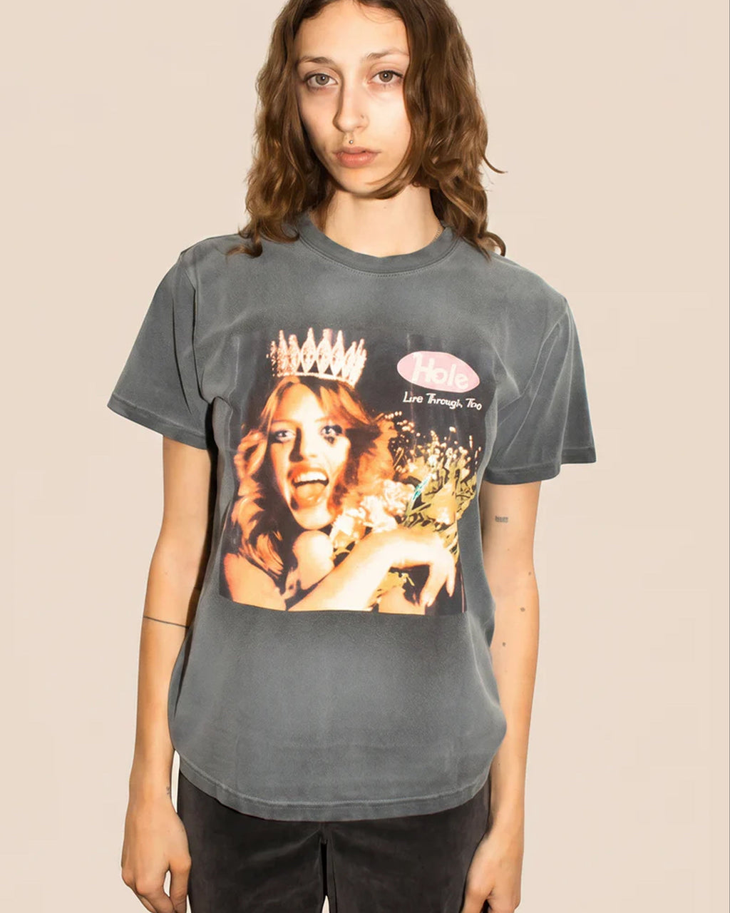 HOLE - LIVE THROUGH THIS UNISEX TEE
