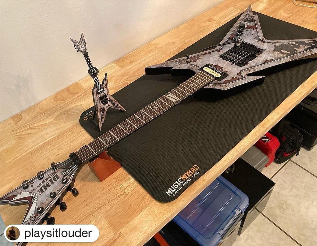 Dien Rust Razorback DEAN DIMEBAG - RUST RAZORBACK - MINI GUITAR – Rock & Roll Hall of Fame ...