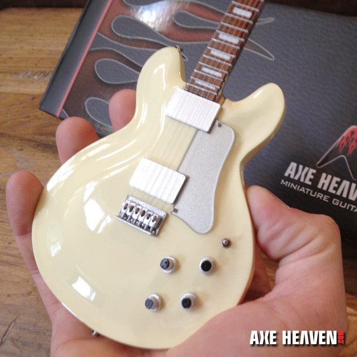 JERRY GARCIA™ - TRAVIS BEAN TB1000A TRIBUTE MINI GUITAR