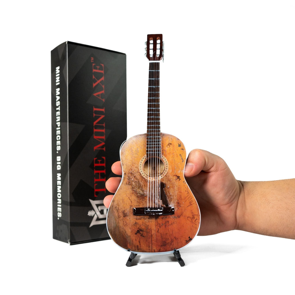 WILLIE NELSON - 10" TRIGGER - MINI GUITAR