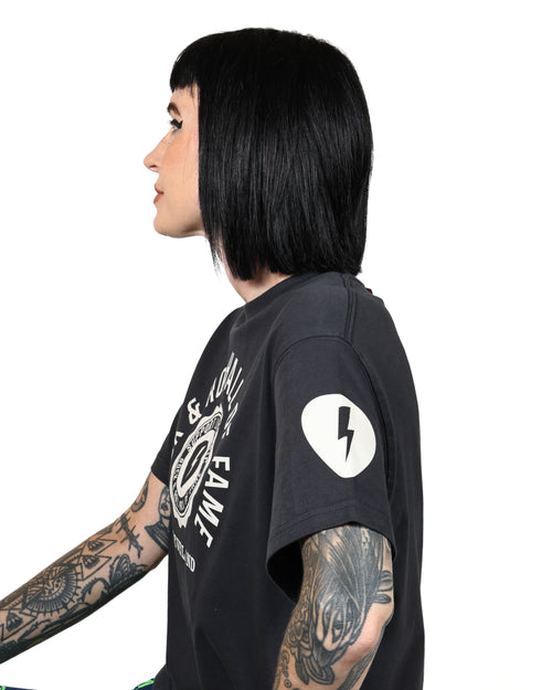 ROCK HALL BOLT PICK CREST COAL FITTED T-SHIRT