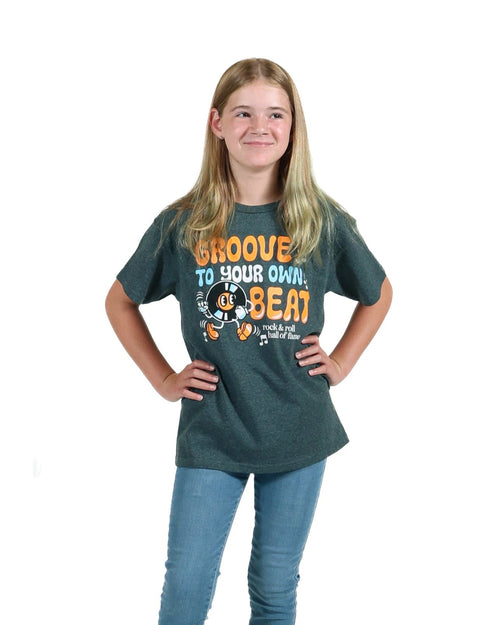 ROCK HALL GROOVE TO YOUR OWN BEAT VINYL KIDS T-SHIRT