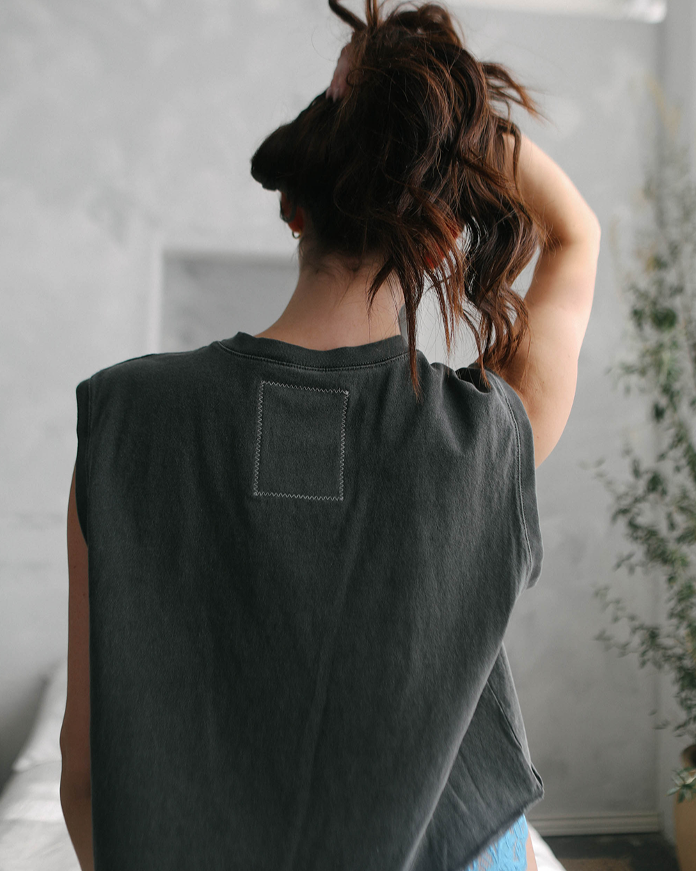 THE ROLLING STONES - HOT STUFF CROPPED TANK