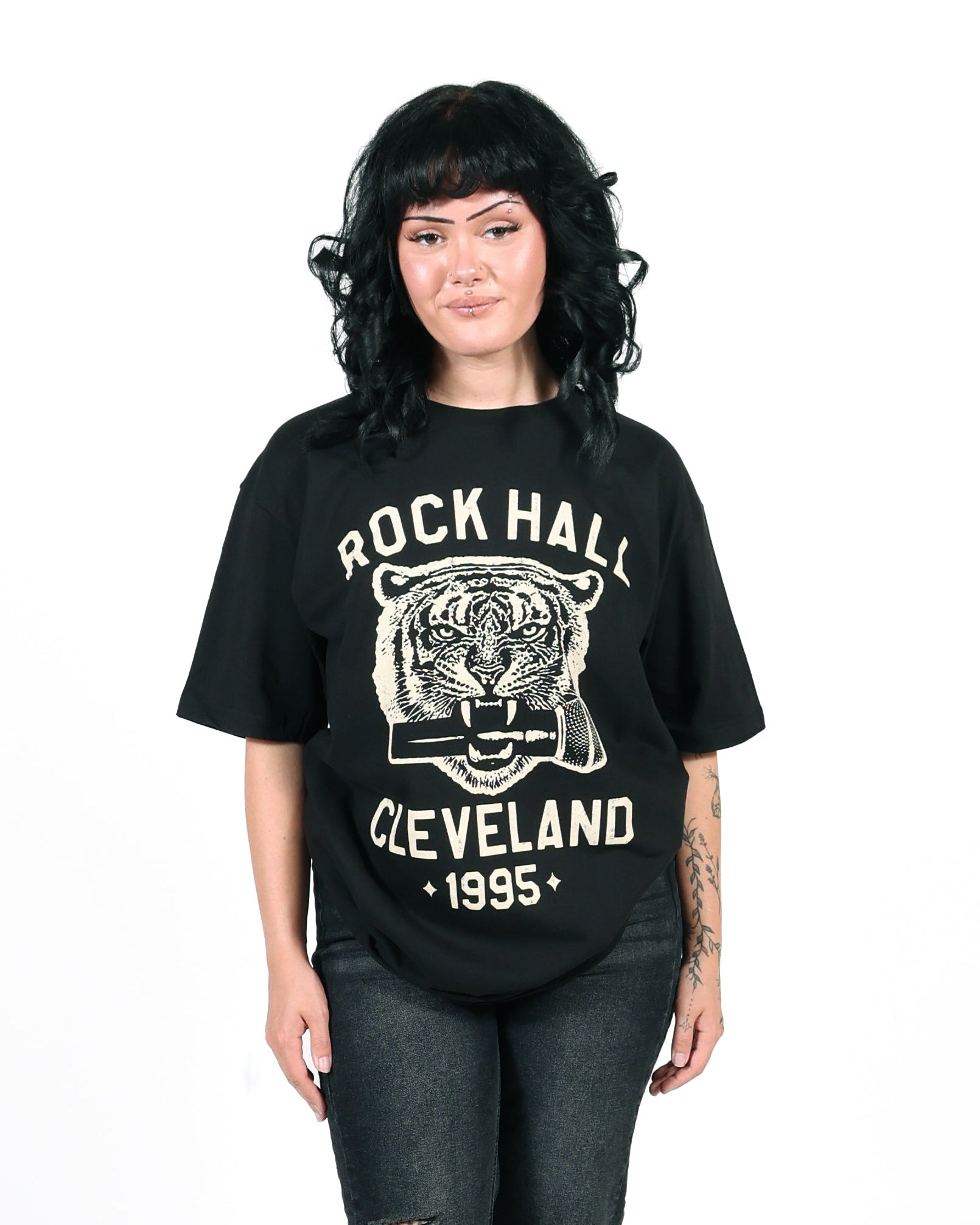ROCK HALL BLACK TIGER MIC T-SHIRT