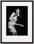 TINA TURNER – CON MICRÓFONO – 1967