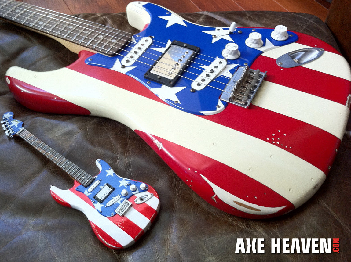 WAYNE KRAMER - FENDER™ STRAT™ MINI STARS N' STRIPES USA FLAG - MINI GUITAR