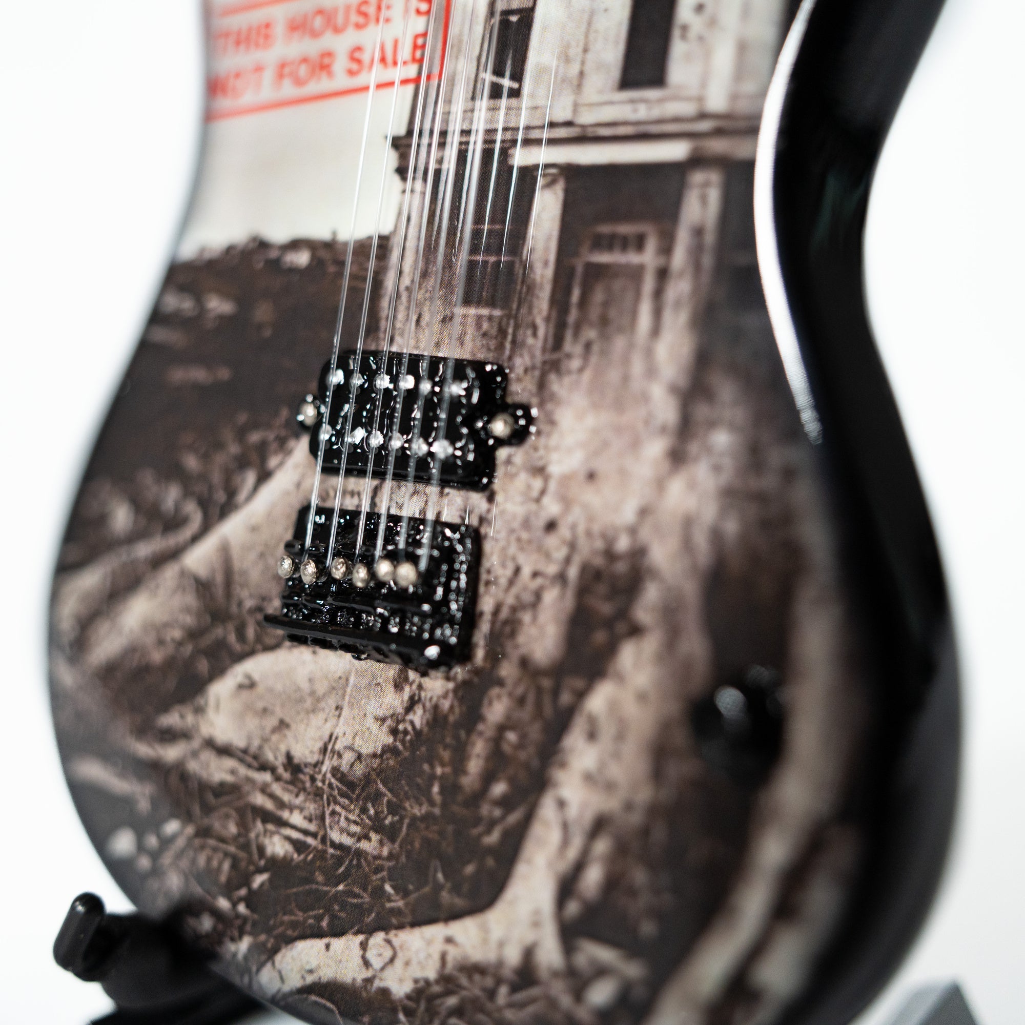 BON JOVI - THIS HOUSE IS NOT FOR SALE - MINI GUITAR