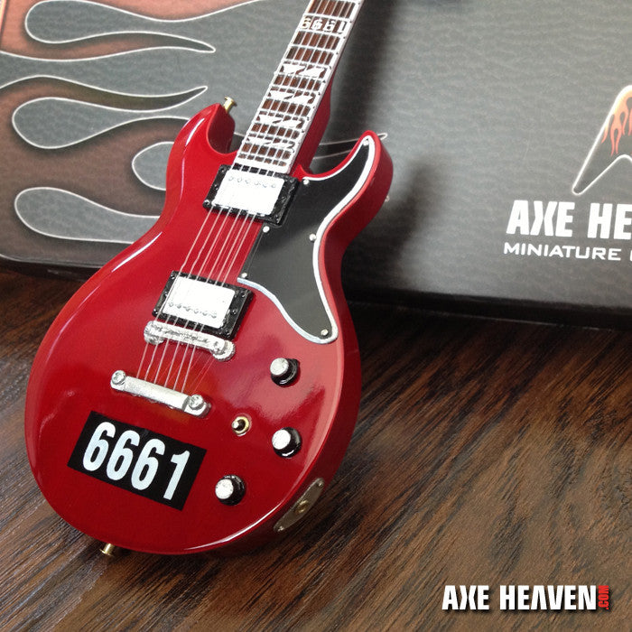 AVENGED SEVENFOLD - ZACKY VENGEANCE - REEDICIÓN 6661 - MINI GUITARRA