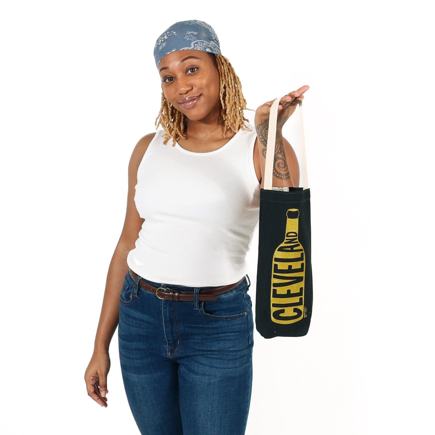 TOTE PARA VINO ROCK HALL CLEVELAND NEIGHBORHOODS