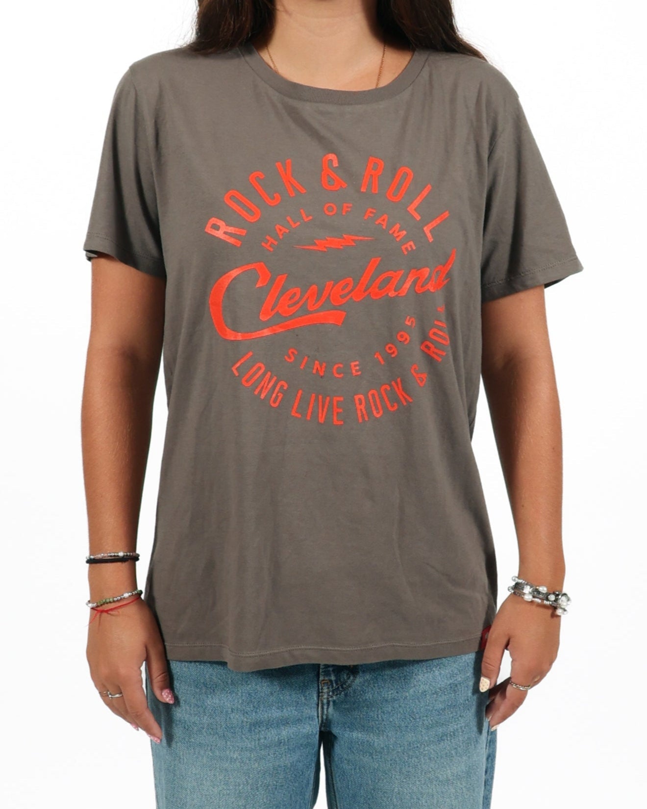 ROCK HALL CLEVELAND SCRIPT FITTED T-SHIRT
