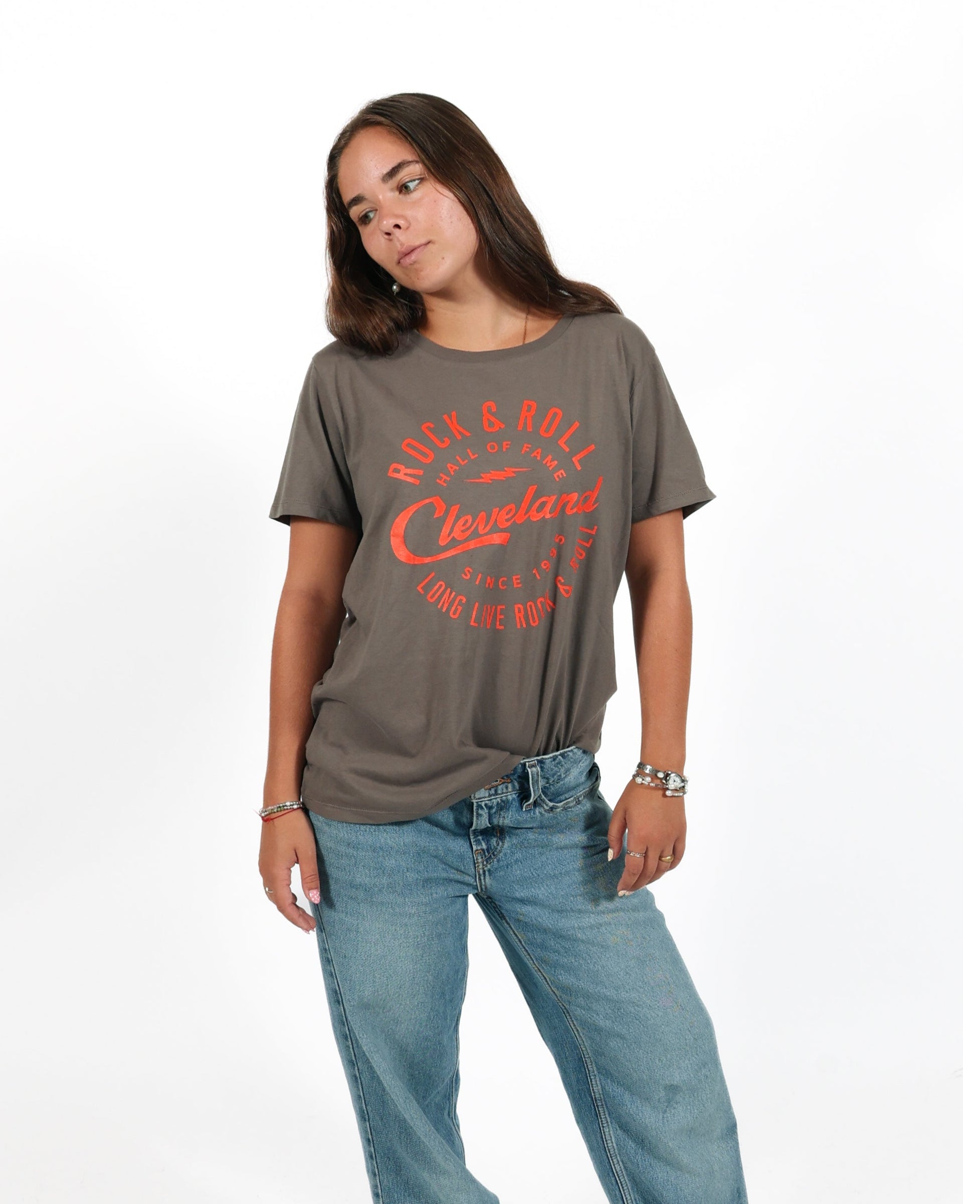 ROCK HALL CLEVELAND SCRIPT FITTED T-SHIRT