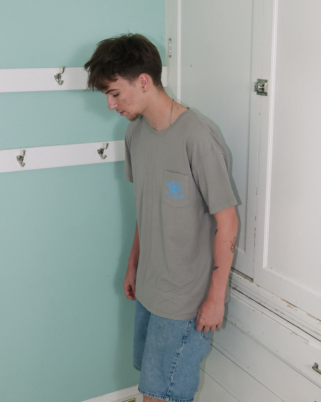 ROCK HALL CONCRETE CLEVELAND ROCKS POCKET T-SHIRT