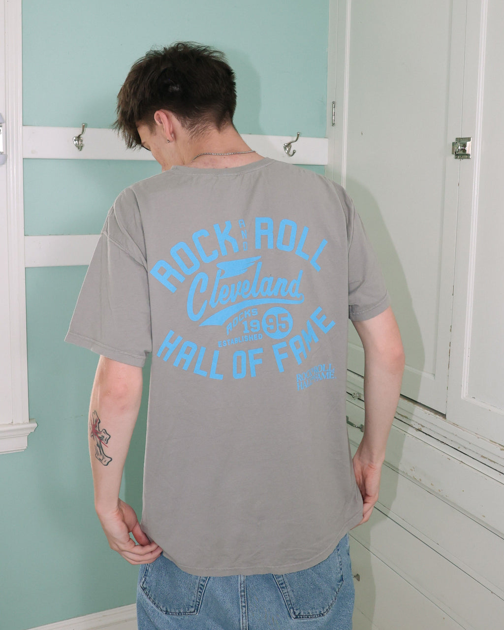 ROCK HALL CONCRETE CLEVELAND ROCKS POCKET T-SHIRT