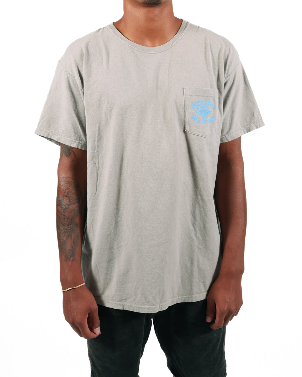 ROCK HALL CONCRETE CLEVELAND ROCKS POCKET T-SHIRT