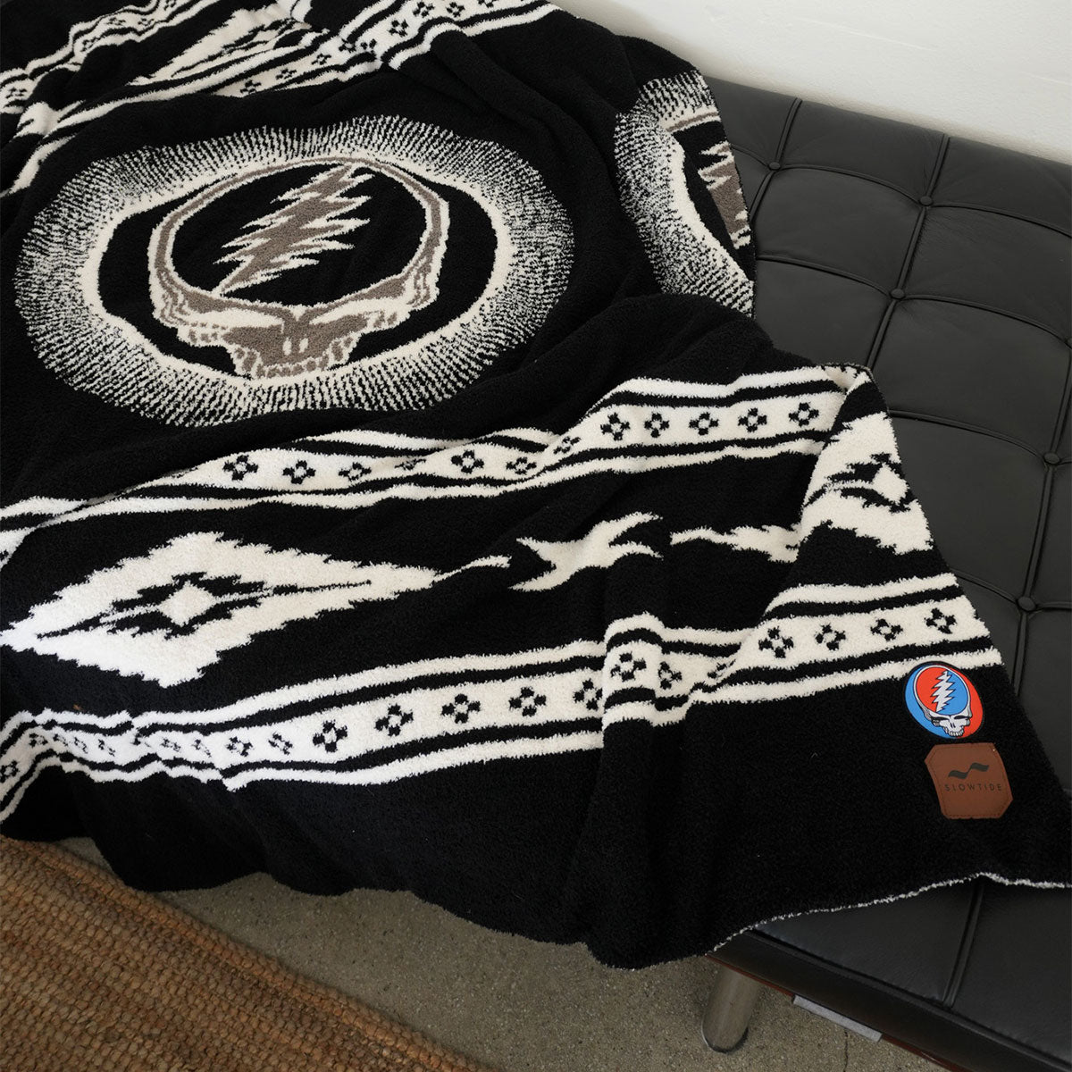 GRATEFUL DEAD x SLOWTIDE - FILLMORE PLUSH KNIT THROW BLANKET