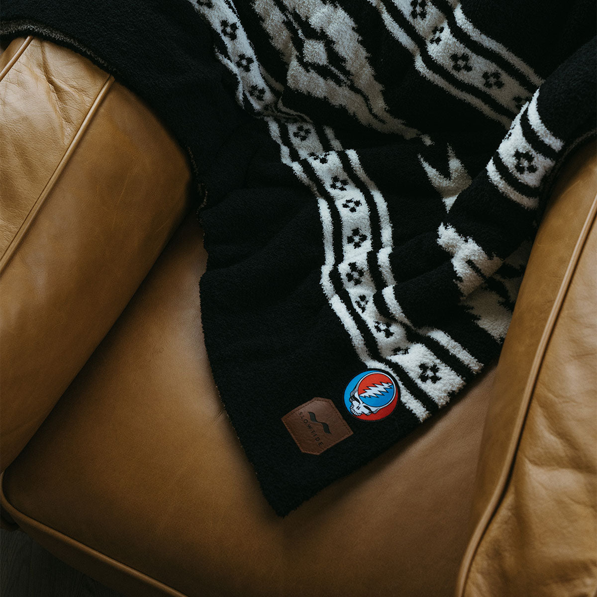 GRATEFUL DEAD x SLOWTIDE - FILLMORE PLUSH KNIT THROW BLANKET