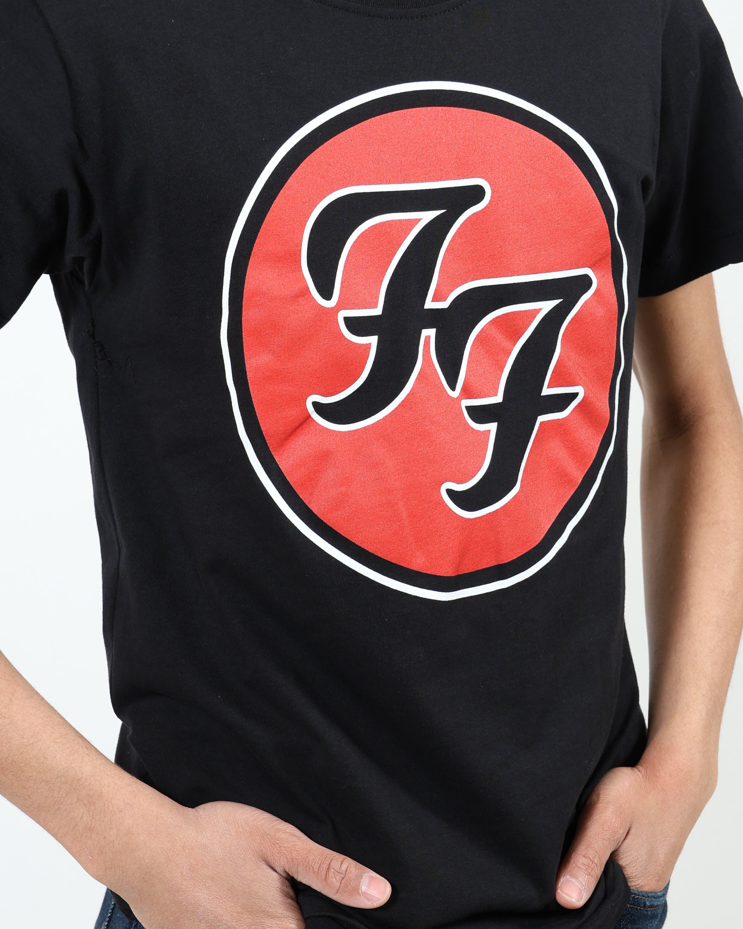 FOO FIGHTERS - LOGO T-SHIRT – Rock & Roll Hall of Fame Museum Store