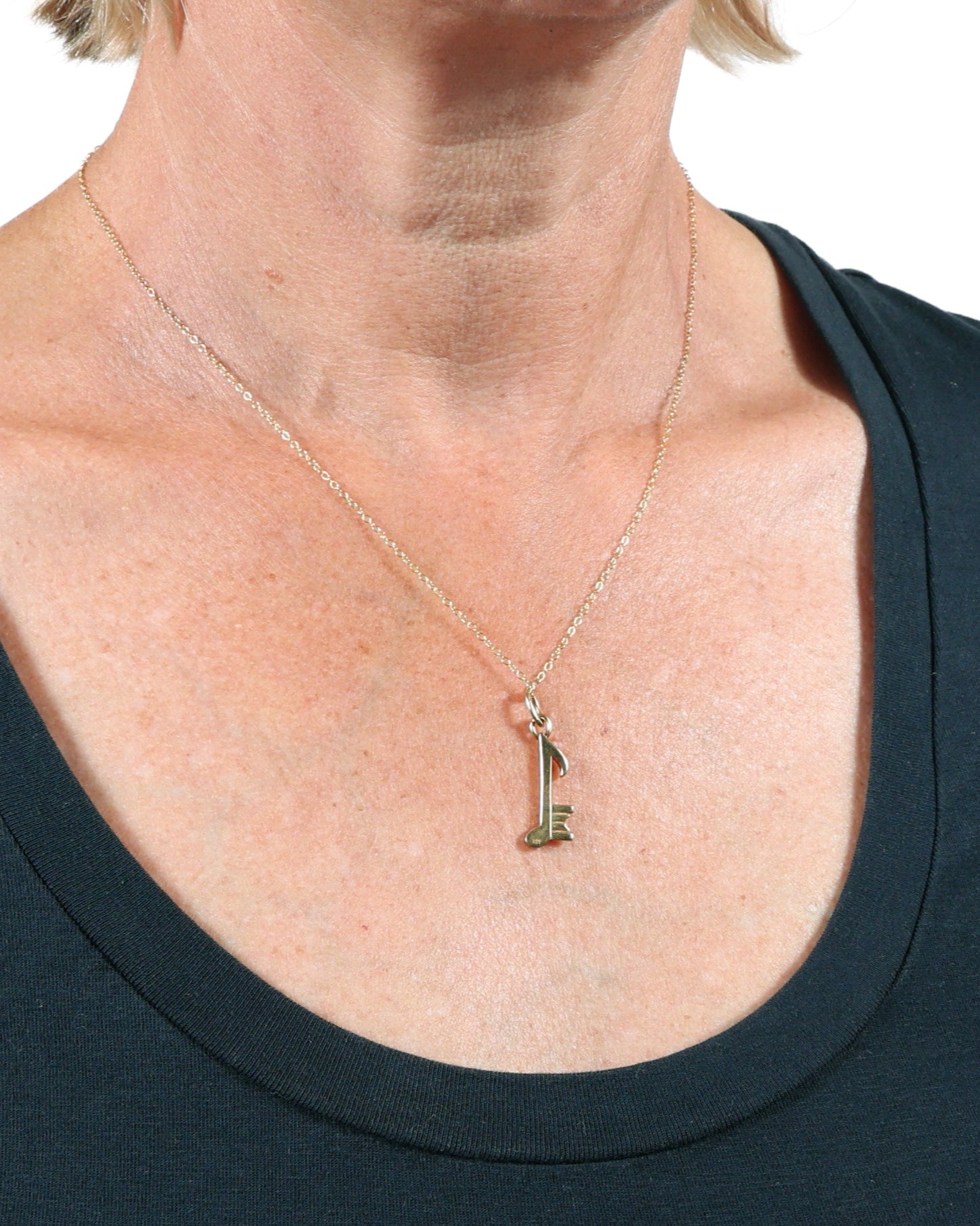 ROCK HALL GOLD MUSIC NOTE CHARM NECKLACE