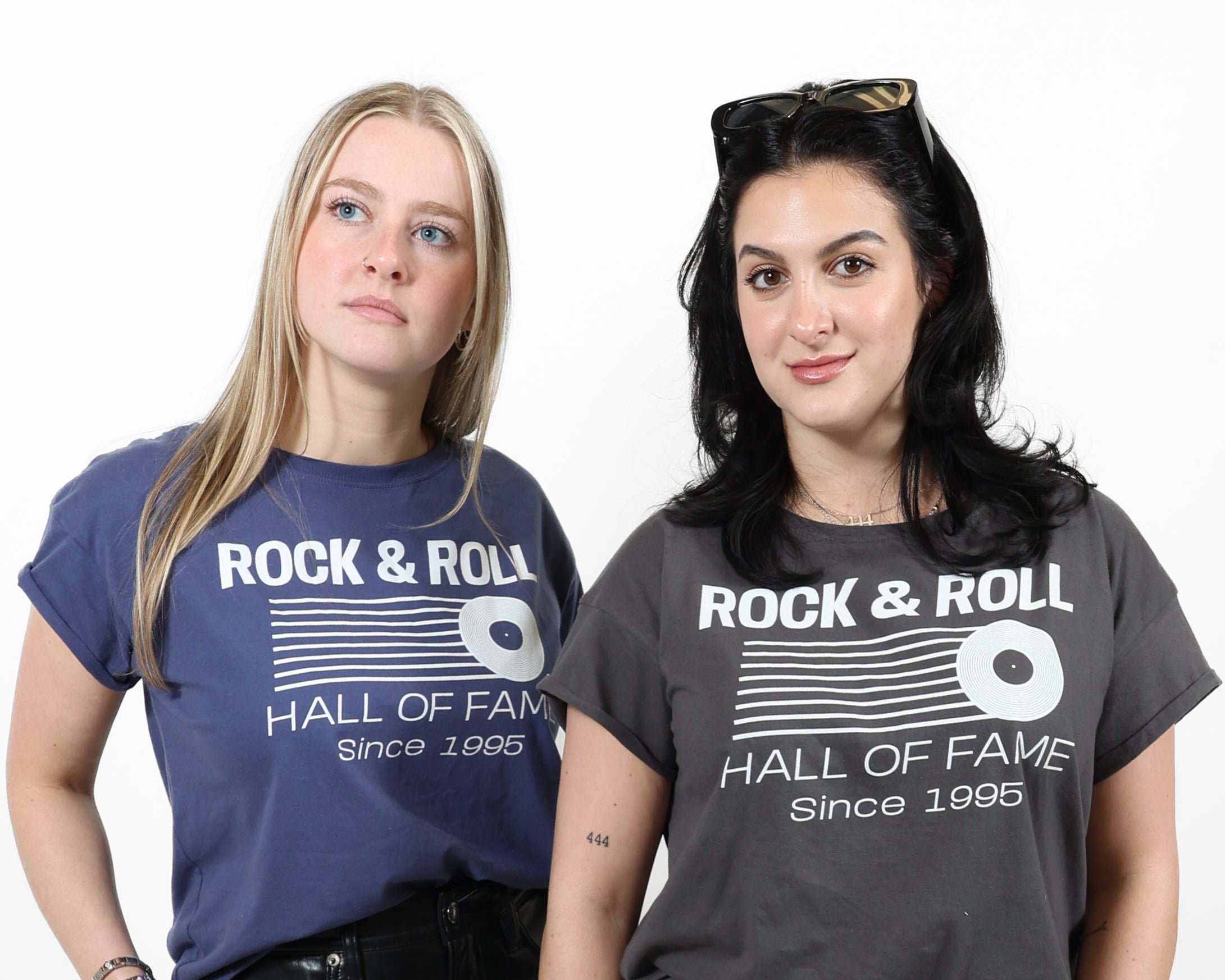 ROCK HALL RETRO RECORD FITTED ONYX T-SHIRT