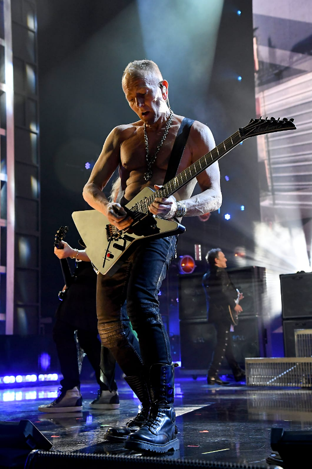 EPIPHONE LIMITED EDITION LES PAUL TRADITIONAL PRO-II GUITAR - SIGNED BY DEF LEPPARD